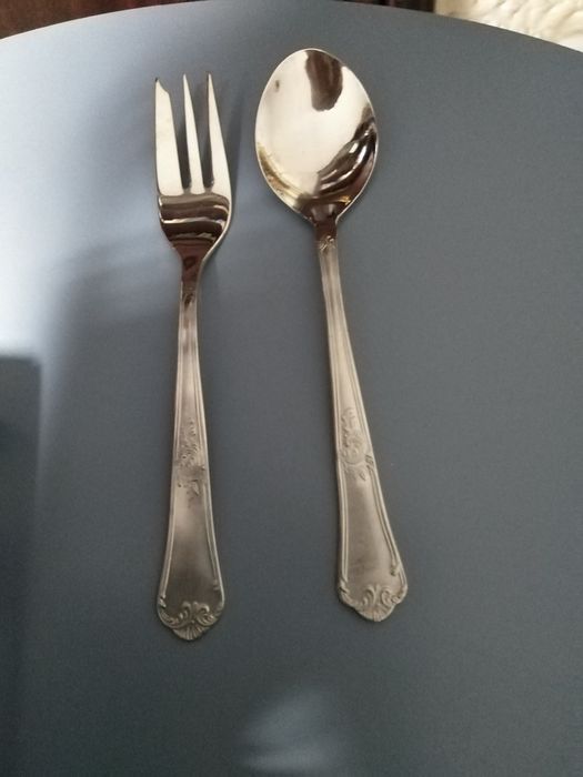 Conjunto de 12 Colheres e 12 Garfos de Doce