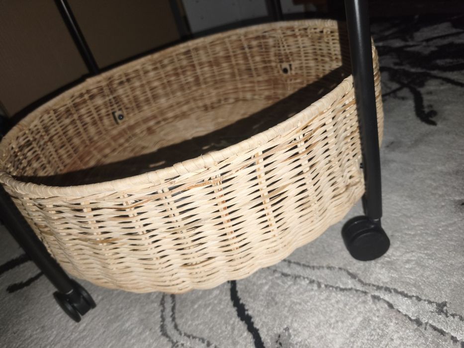 IKEA LUBBAN Stolik na kółkach rattan antracyt