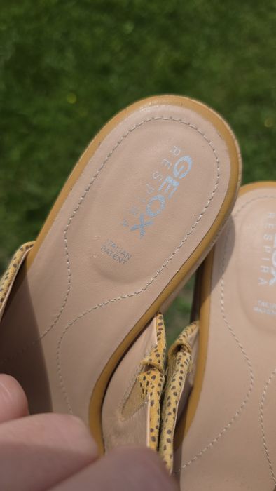 Buty damskie klapki na obcasie geox 39