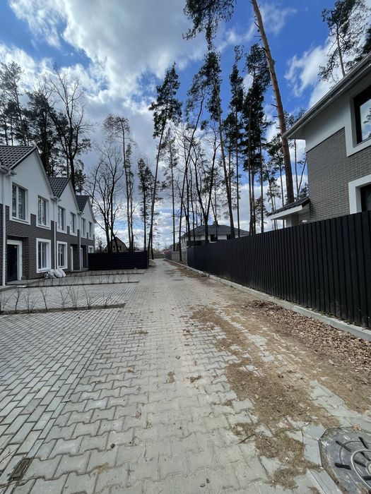 Продам дуплекс в котеджному містечку в Лісовій Бучі під чистову