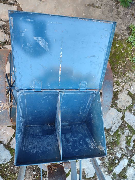 Semeadora Manual de Empurrar - Ferramenta Agrícola Antiga - Sem Uso