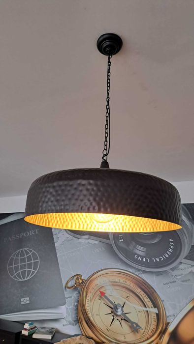 Candeeiros suspensos