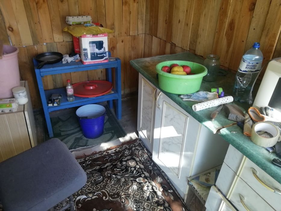 Продам земельну ділянку з будиночком Багрин Фастівський район.