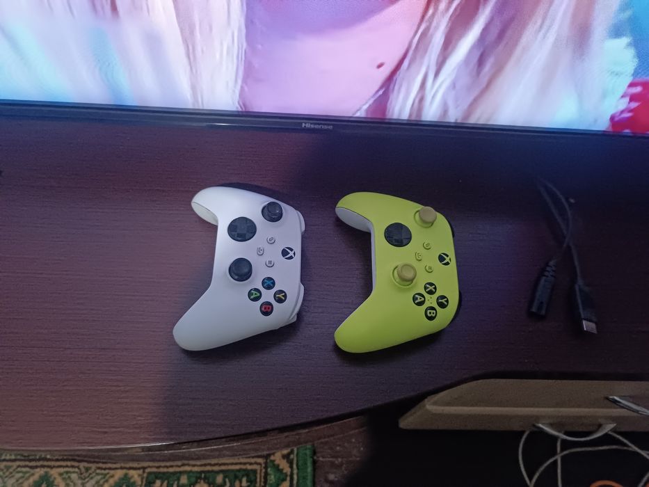 Приставка справна ,мало користувались