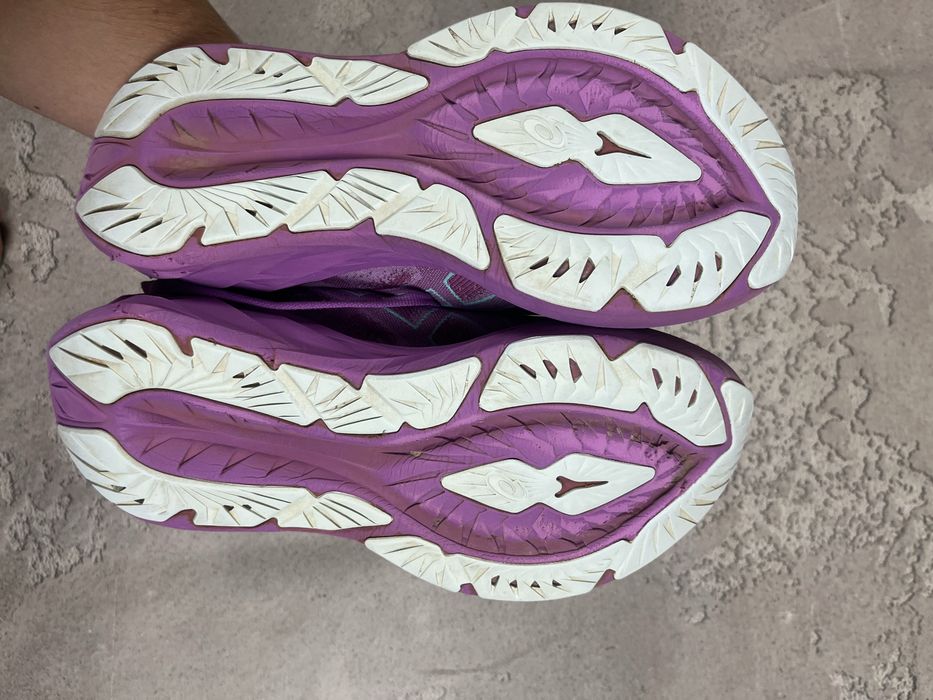 Кросівки ASICS Novablast 4 Litle Show