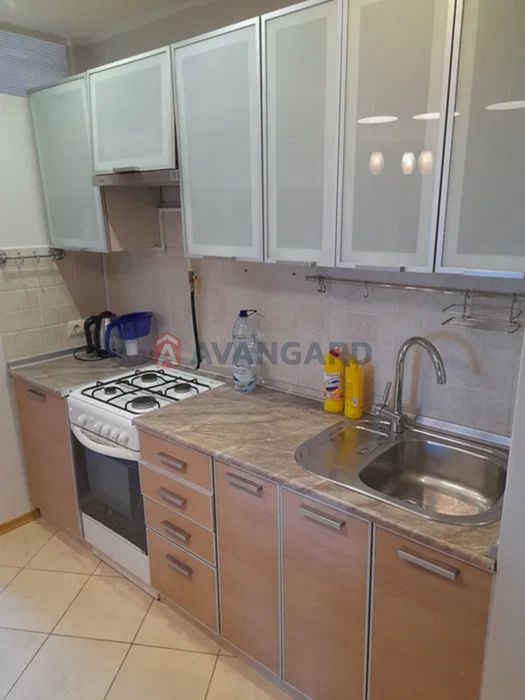 Продається 2 кімнатна, Деміївська