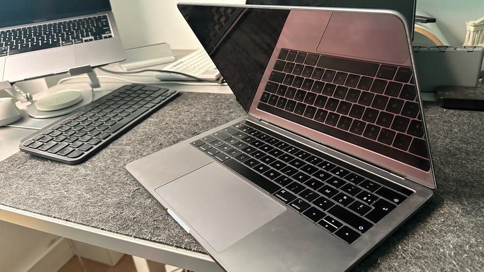 Macbook Pro 13 2019 Touch ID
