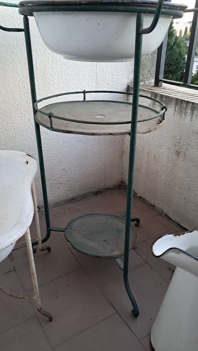 Conjunto de lavatório, jarro e bidé antigo