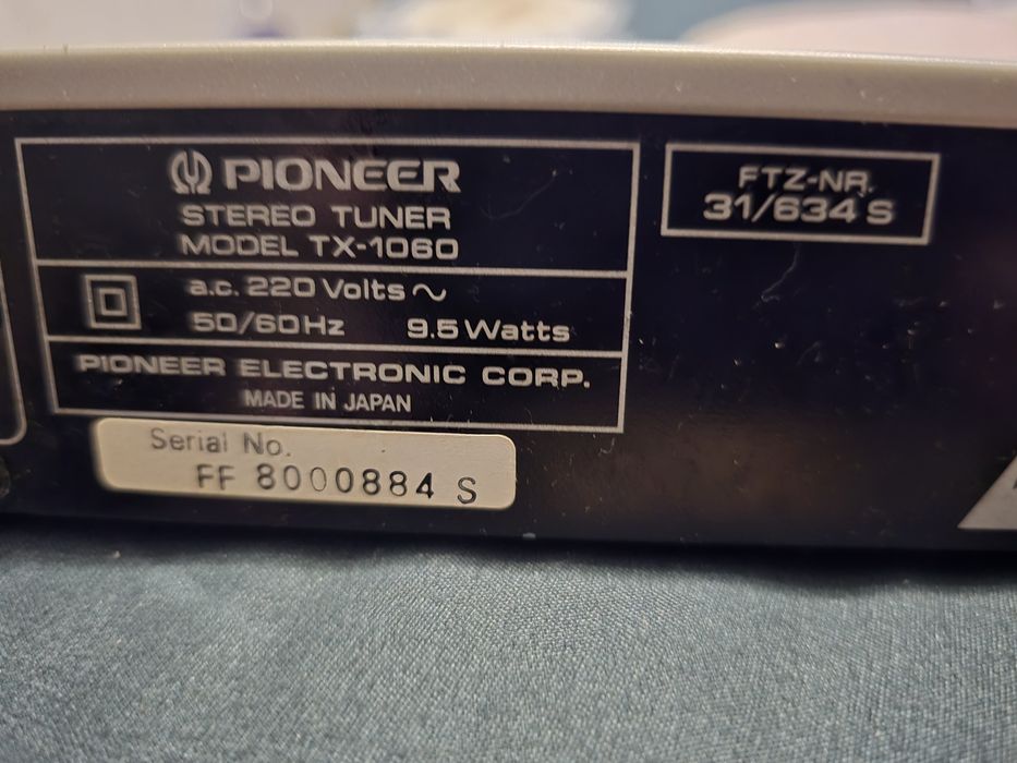 Sprzedam radio  klocek  Pioneer sprawne