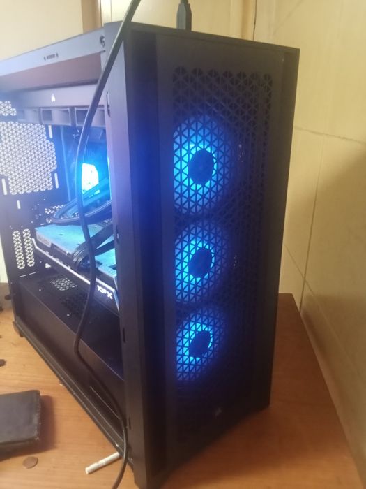 pc gaming high end - ryzen 7 7800X3D - RX 7900 GRE - 32GB - 2TB