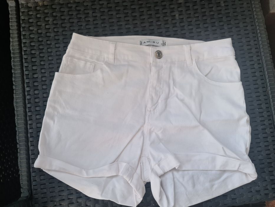 Białe krótkie spodenki szorty Amisu r. 34