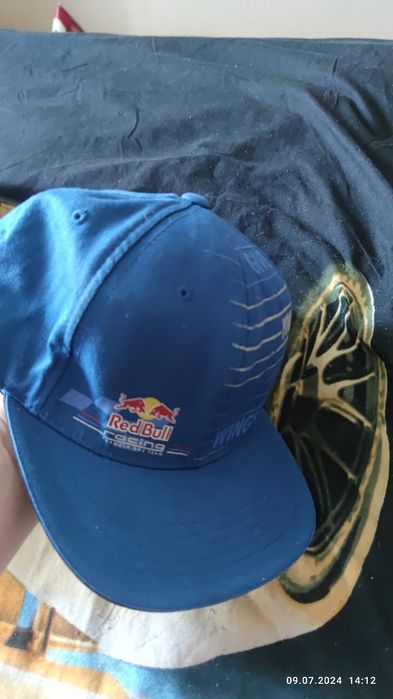 Продам кепки 3 шт 150 грн