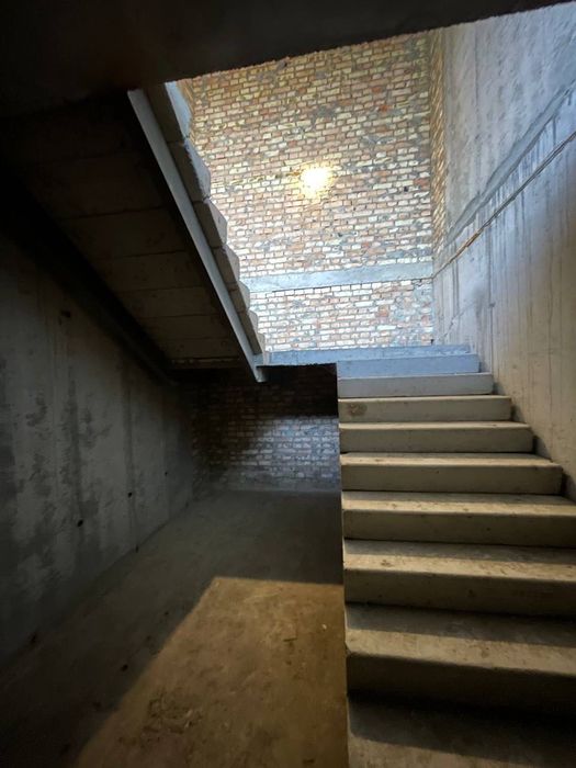 Продаж комерційного приміщення з фасадним входом