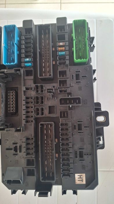 Vendo caixa de fusíveis e reles do astra H