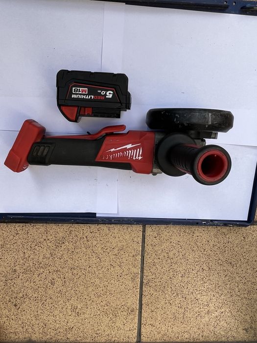 Szlifierka łopatkowa  milwaukee  M18 cag125xpdb z baterią 5.0 ah
