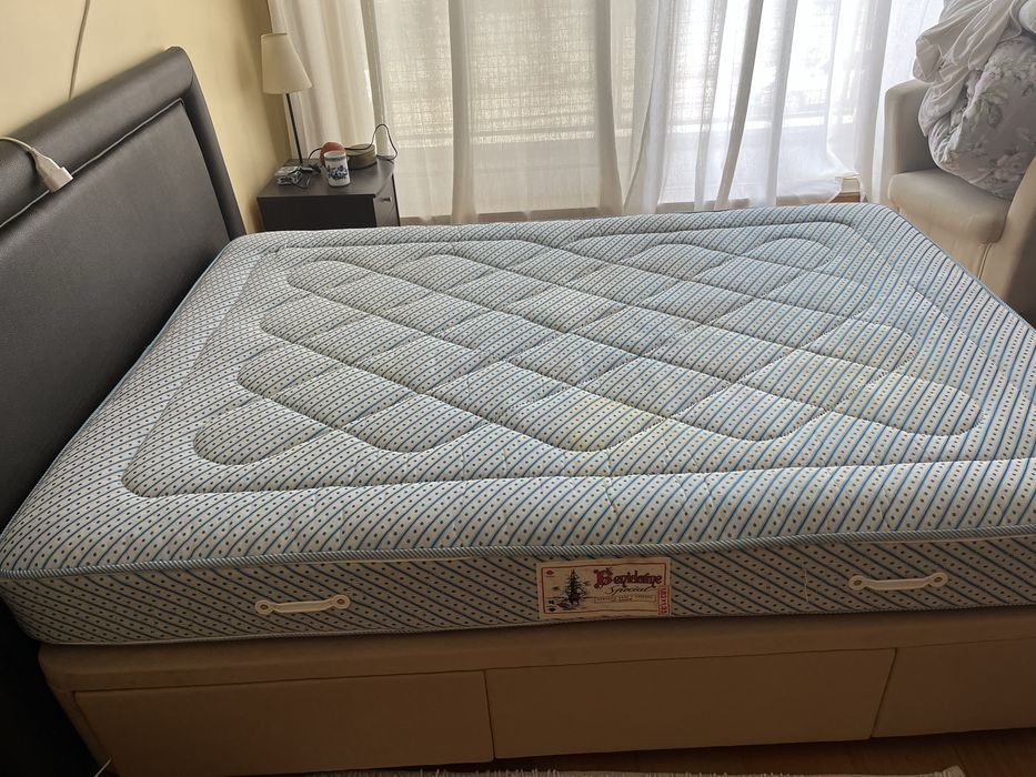 cama e cabeceira