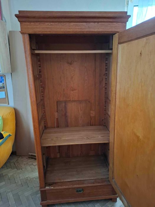 Piękna, dębowa szafa z lustrem