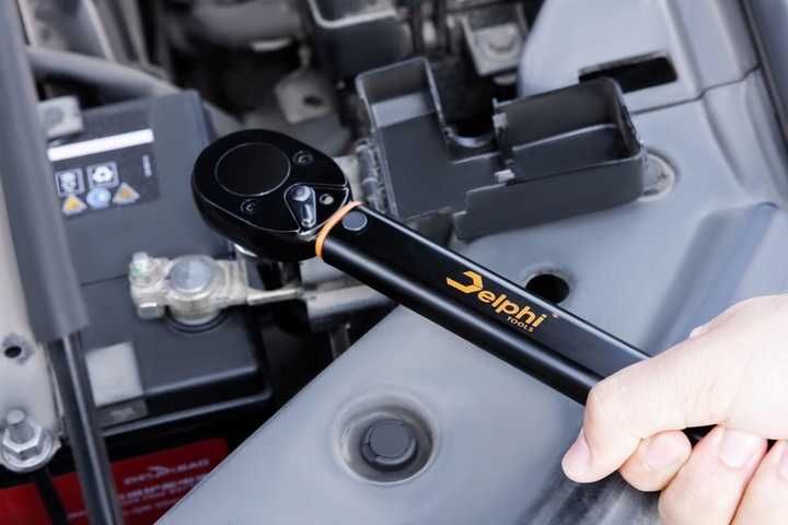 Klucz dynamometryczny Delphi 28–210Nm 1/2" zestaw nasadek