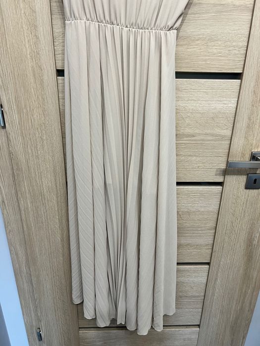 Sukienka plisowana beżowa