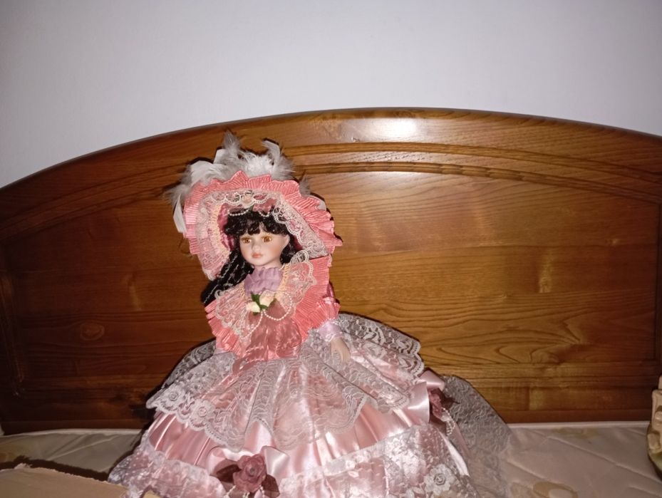 Conjunto de 2 bonecas de porcelana