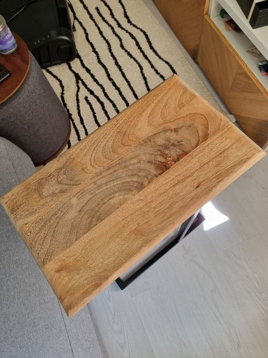 Mesa de apoio de madeira e ferro