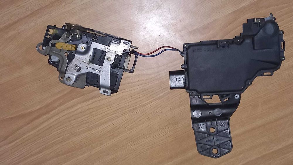 Fecho Passat 3BG passageiro, frente, direita