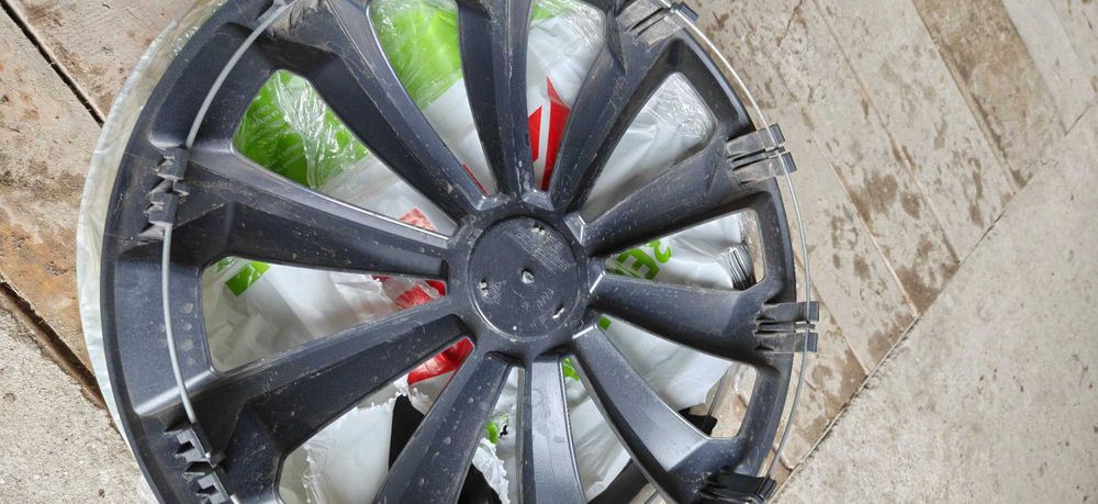 Продам колпаки R 16  для Skoda
