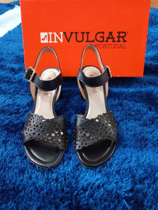Sandálias pretas de pele da Invulgar T37 (Marka)