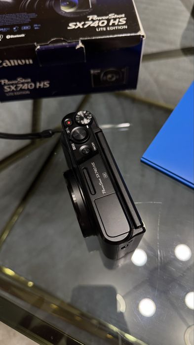 Canon PowerShot SX740