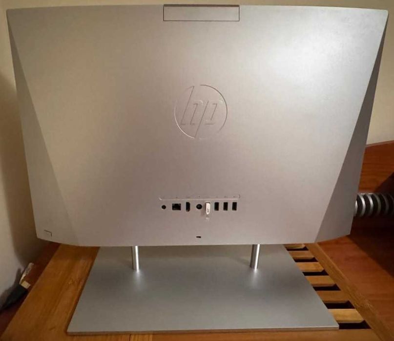 HP All-in-One 24" | AMD Ryzen 5 | 16GB RAM | 1.5TB Armazenamento (SSD 512Gb + HDD 1TB) | Win 11 Pro