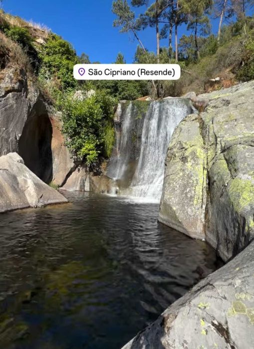 2 Moinhos junto a cascata