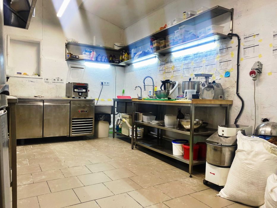 Комерційне приміщення напроти Інженерної Академії.