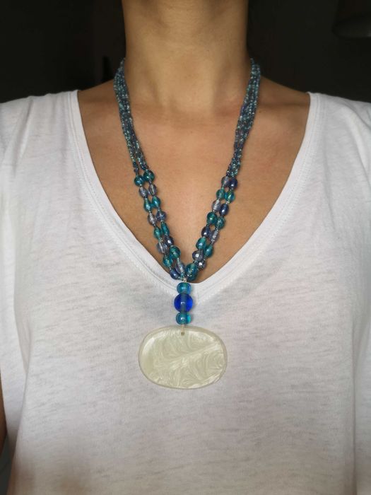 Colar médio com pendente