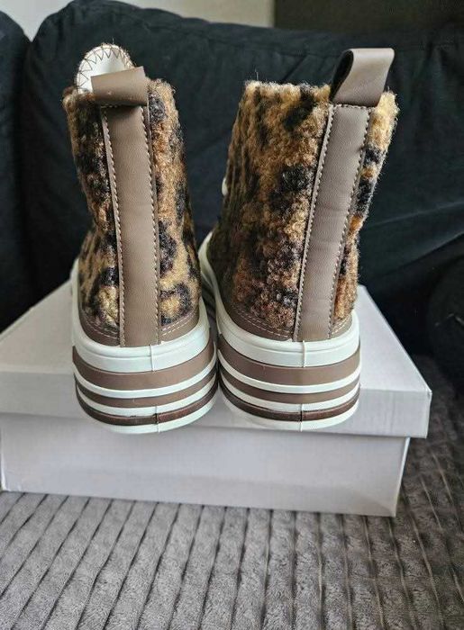 Nowe trampki panterka