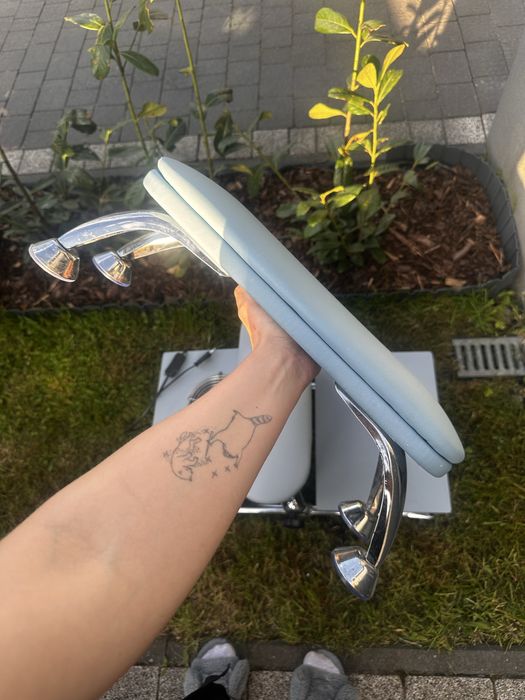 ZESTAW: Podnóżek do pedicure i stoisko pod rece do manicure