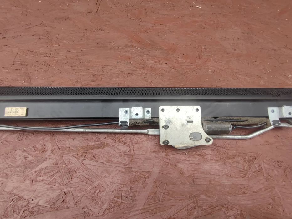 BMW E46 COUPE ORYGINALNA ROLETA PRZECIWSŁONECZNA TYŁ Z PÓŁKI O NR. 51 46 8 223 046 OEM W BARDZO DOBRYM STANIE