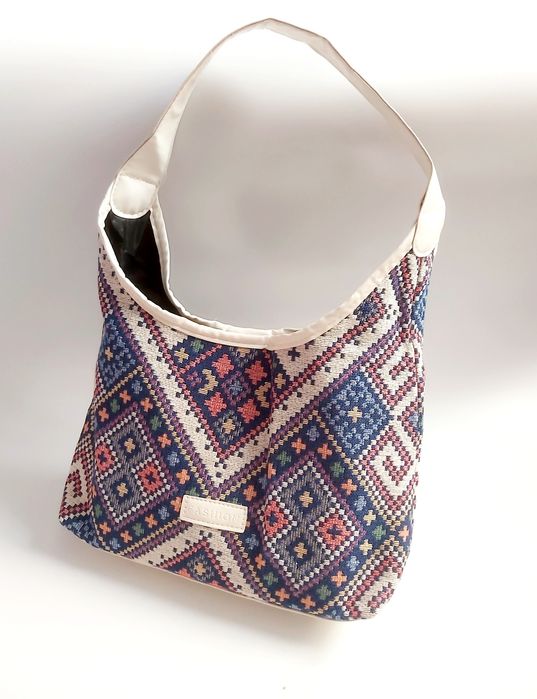 Сумка жіноча з етнічним  візерунком, ручка середня