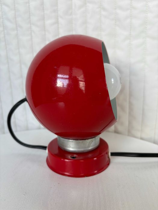 Space Age Red Eyeball Italian Magnetic Lamp Goffredo Reggiani