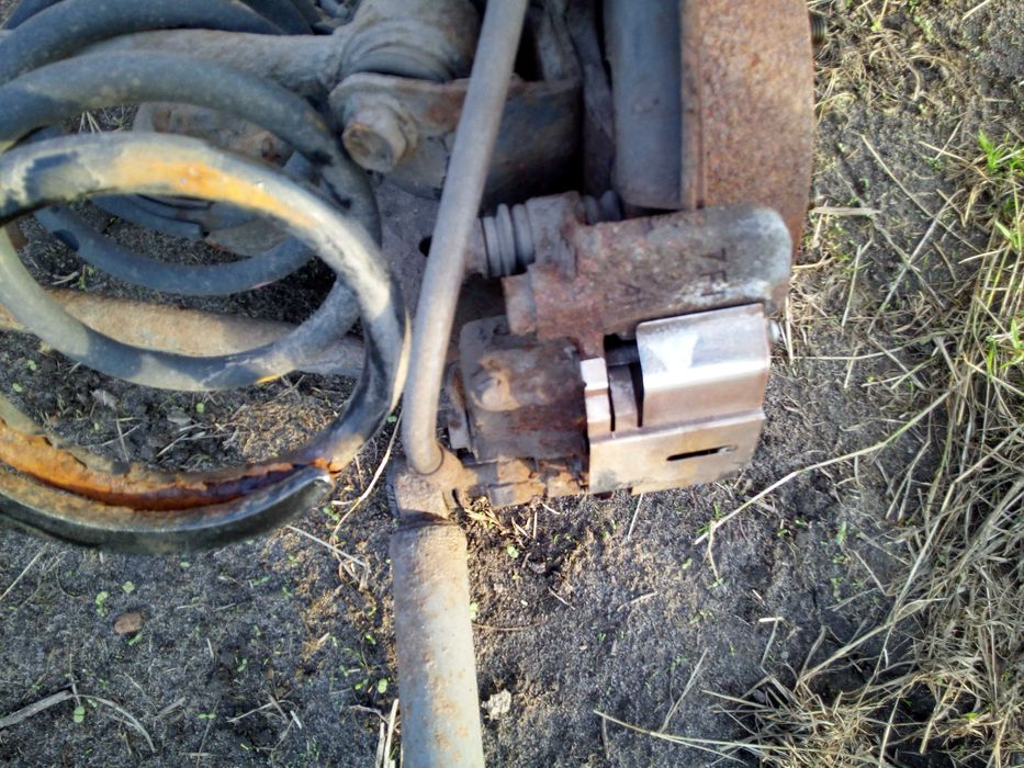 RAV4 II 00-05 1,8 vvti zawieszenie tył komplet