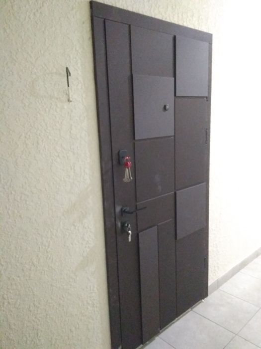 Установка (монтаж),продажа входных и межкомнатных дверей.