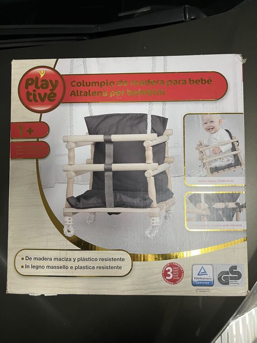 Baloiço em madeira para criança