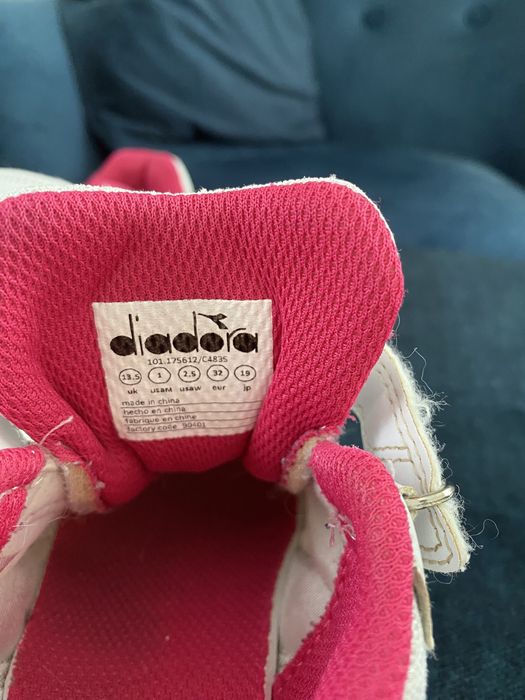 Фірмові кросівки Diadora