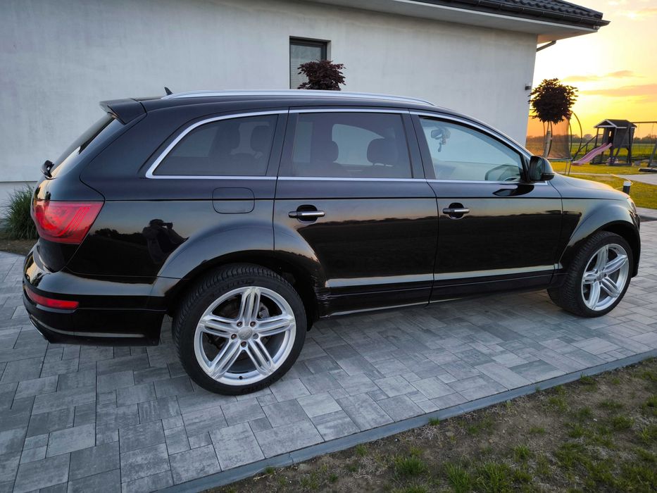 Samochód Audi Q7