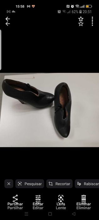 Botas Aldo de pele n 36 muito elegantes, e mini saia xadrez.