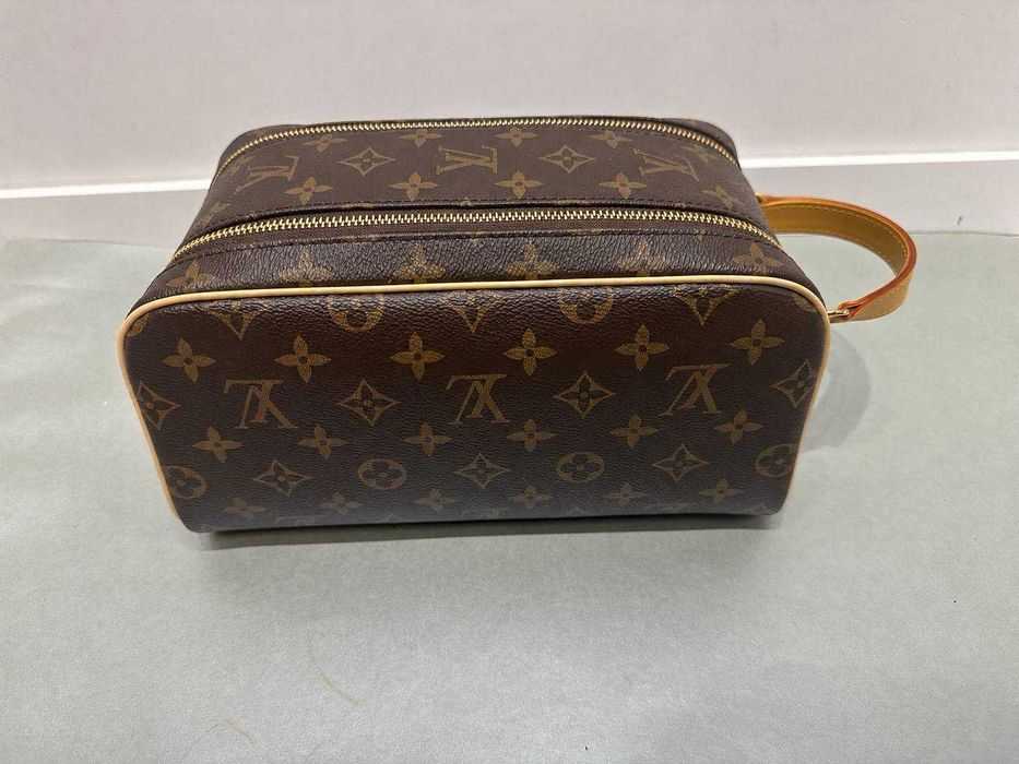 Косметичка Louis Vuitton (LV), Оригинал