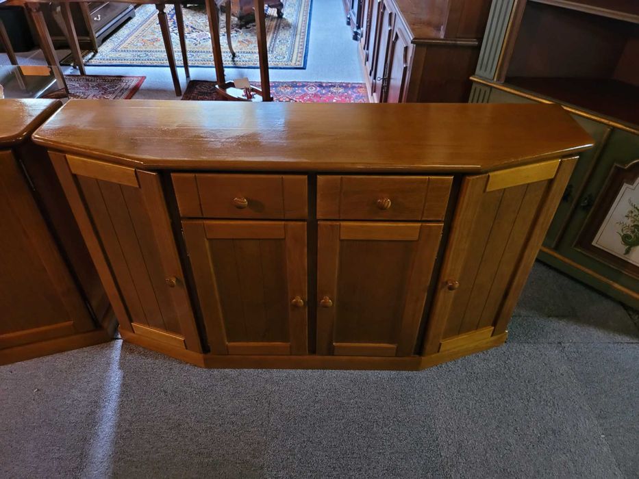 Solid Wood Console Table – Brand New Condition64584265654913122