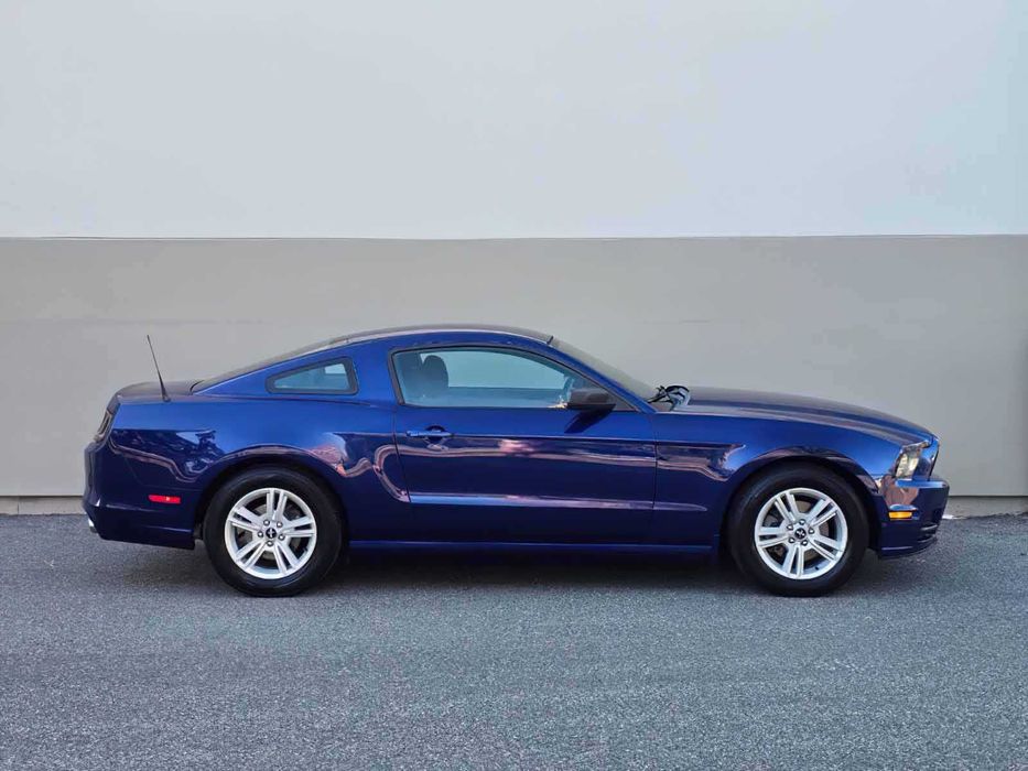 Ford Mustang V6      2014