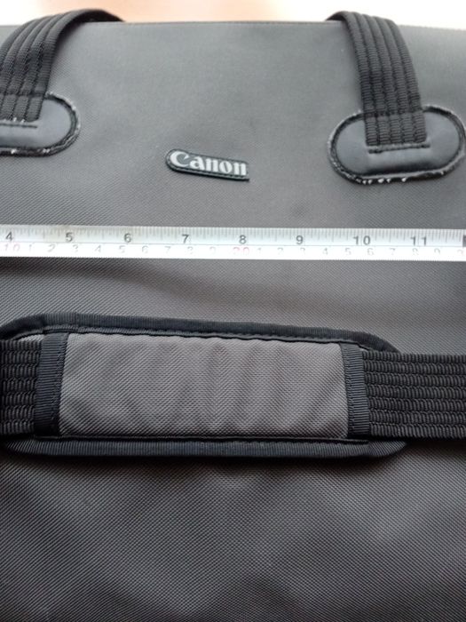 Серая сумка Canon