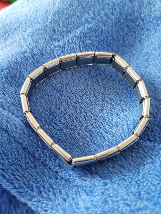 Браслет. Модный.  Очень стильный дизайн.