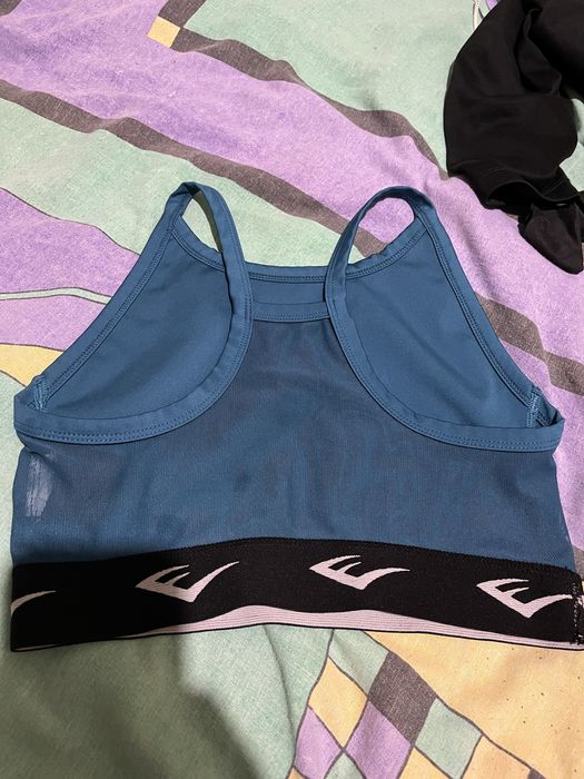 Продам женский топик фирмы EVERLAST